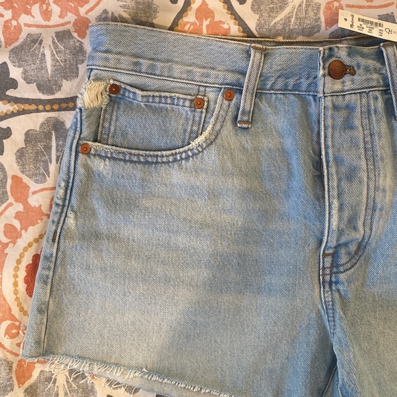 Madewell Relaxed Fit Jean Shorts - Picture 2 of 6